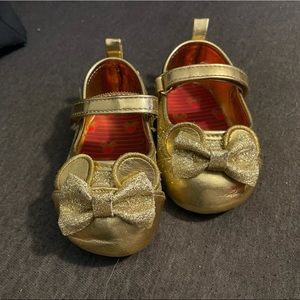 Minnie Mouse baby shoes